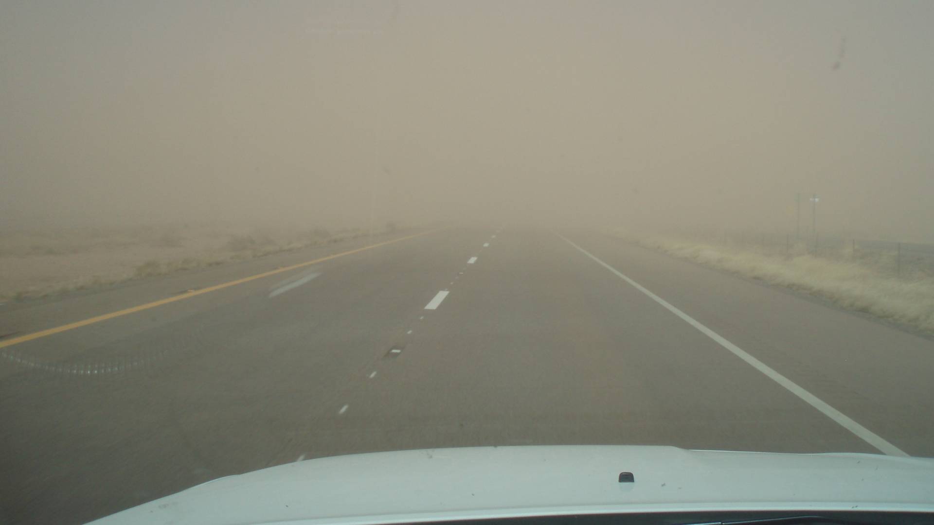 أجواء مغبرة