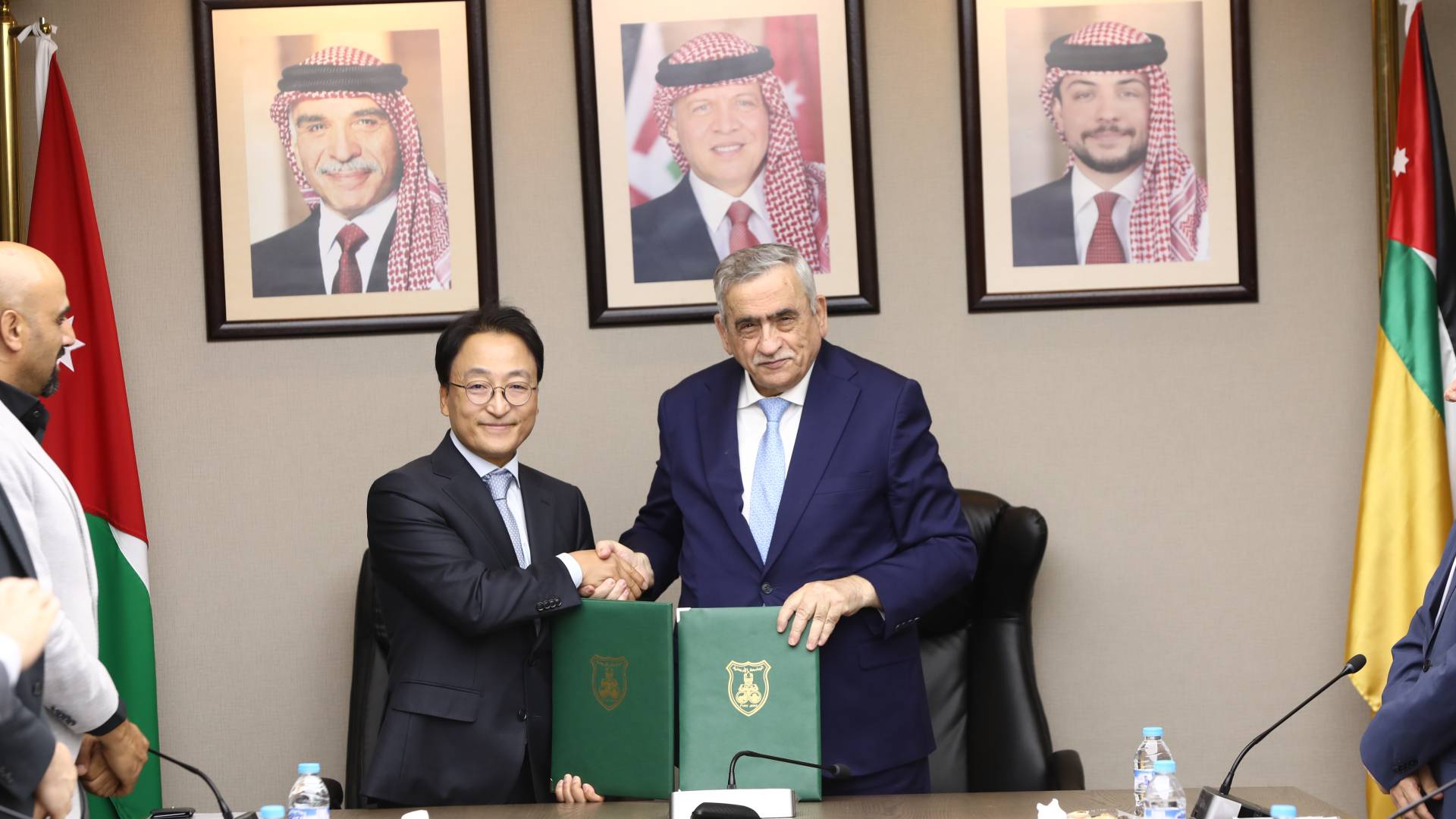 "سامسونج إلكترونيكس المشرق العربي" توقع مذكرة تفاهم مع الجامعة الأردنية لدعم وتوفير تعليم جامعي تقني وتكنولوجي