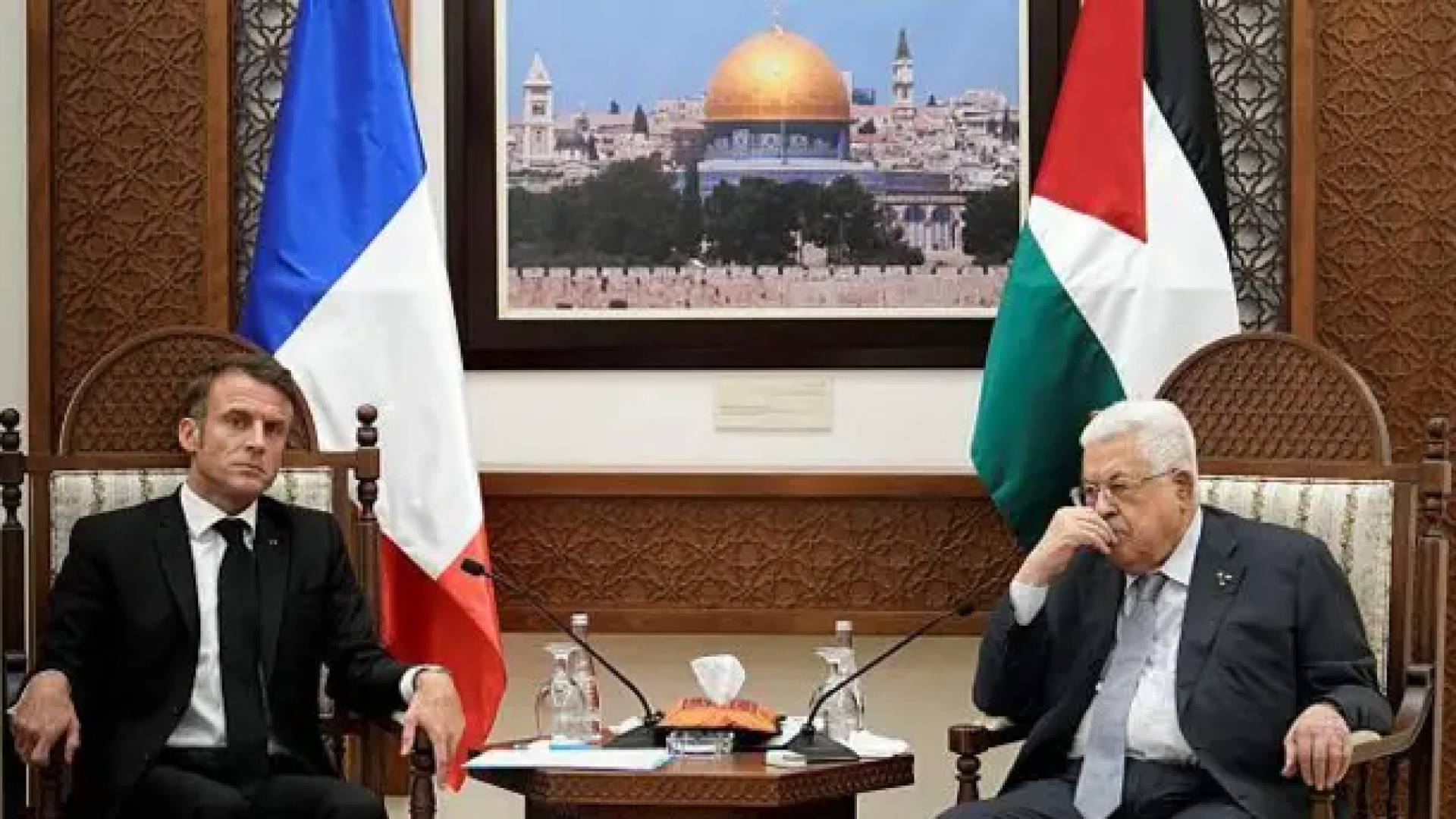 الرئيس الفلسطيني محمود عباس و الرئيس الفرنسي إيمانويل ماكرون