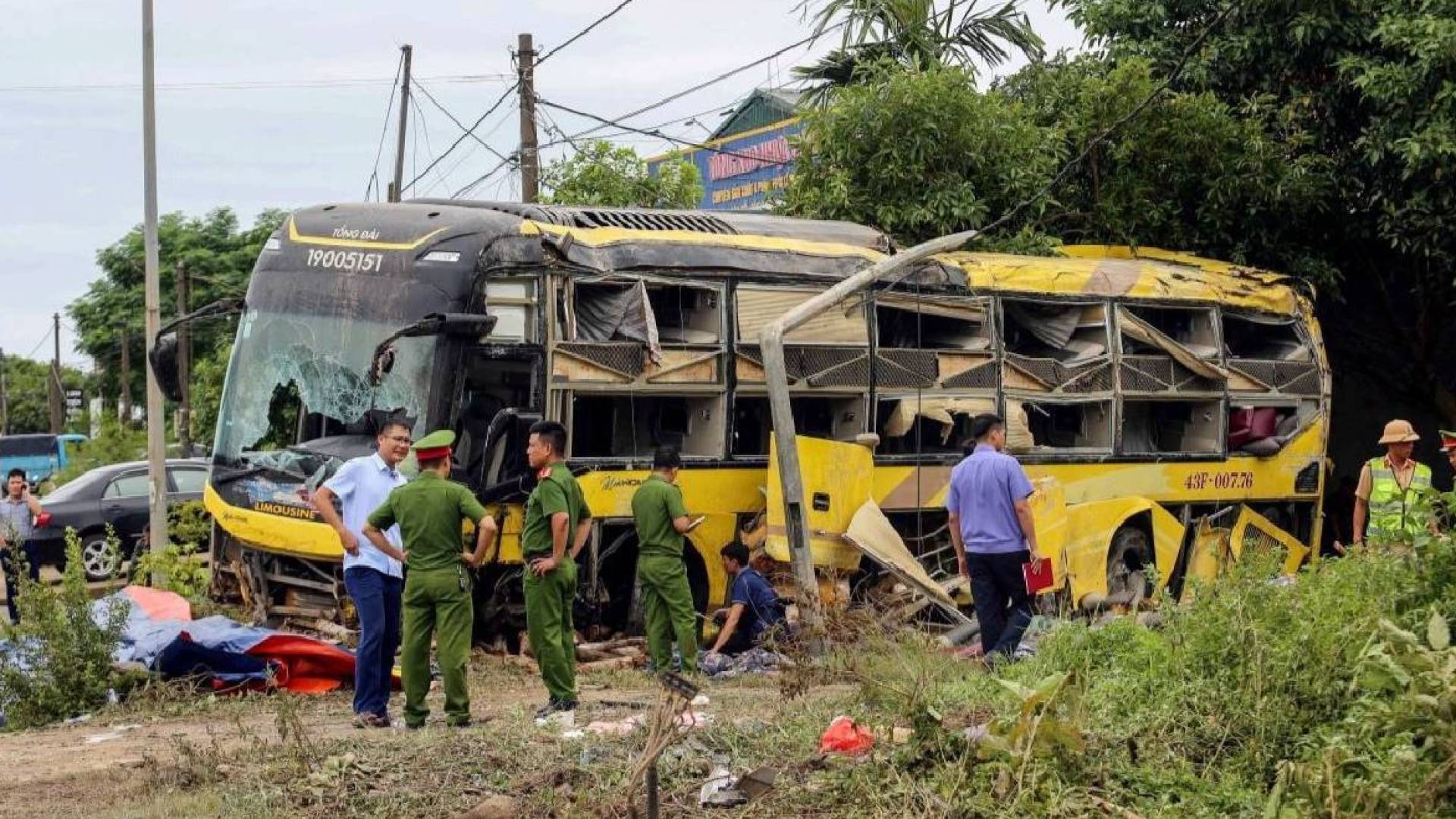 انقلاب حافلة بجبال الأنديز في بيرو
