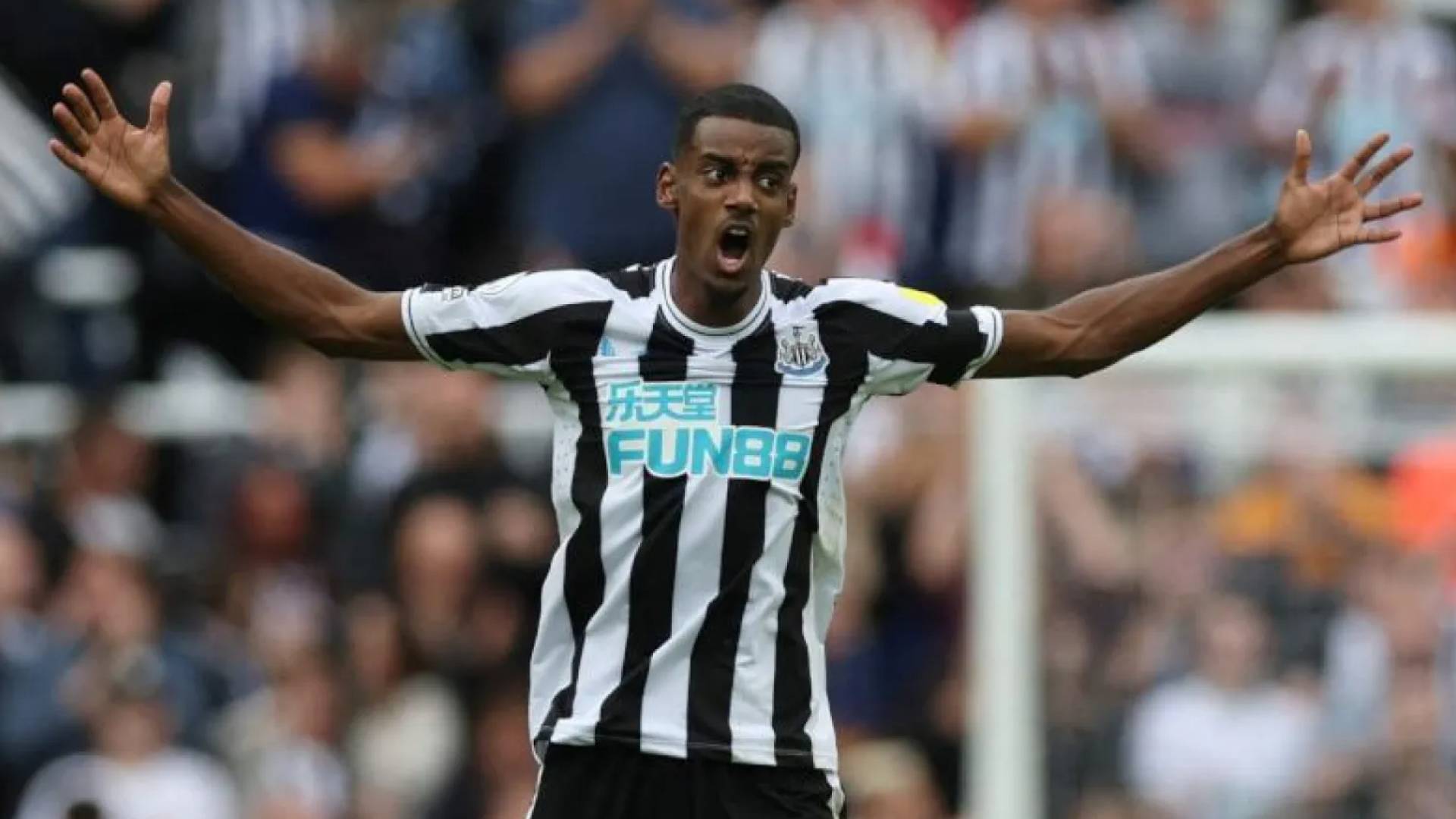 المهاجم السويدي ألكسندر إيزاك