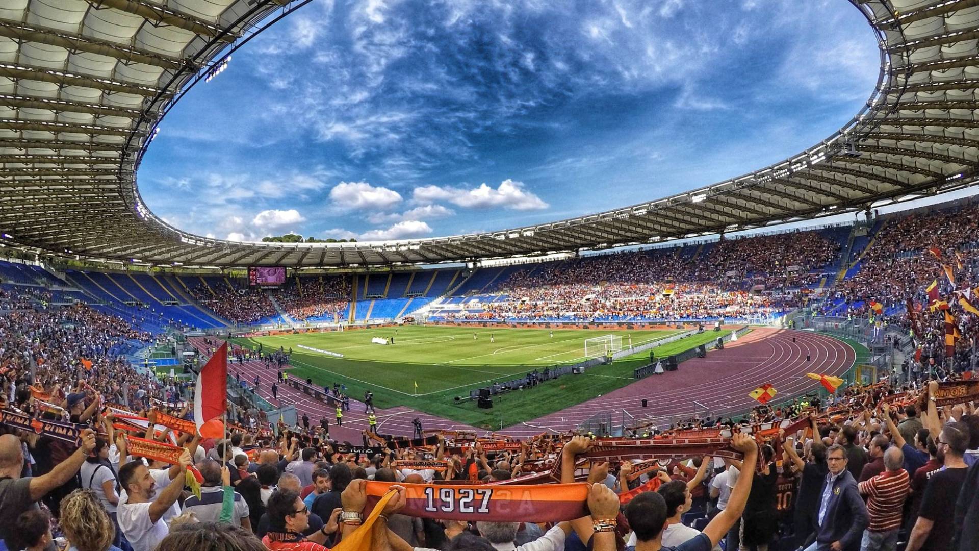 ملعب كرة القدم