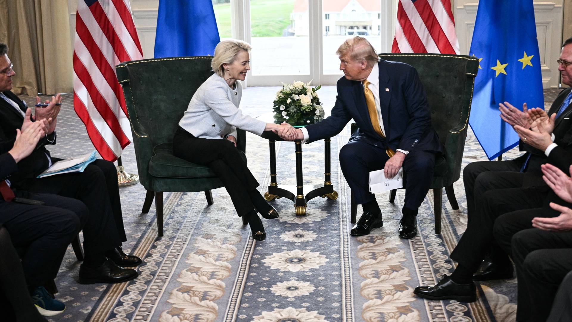 الرئيس الأمريكي دونالد ترمب، ورئيسة مفوضية الاتحاد الأوروبي أورسولا فون دير لايين