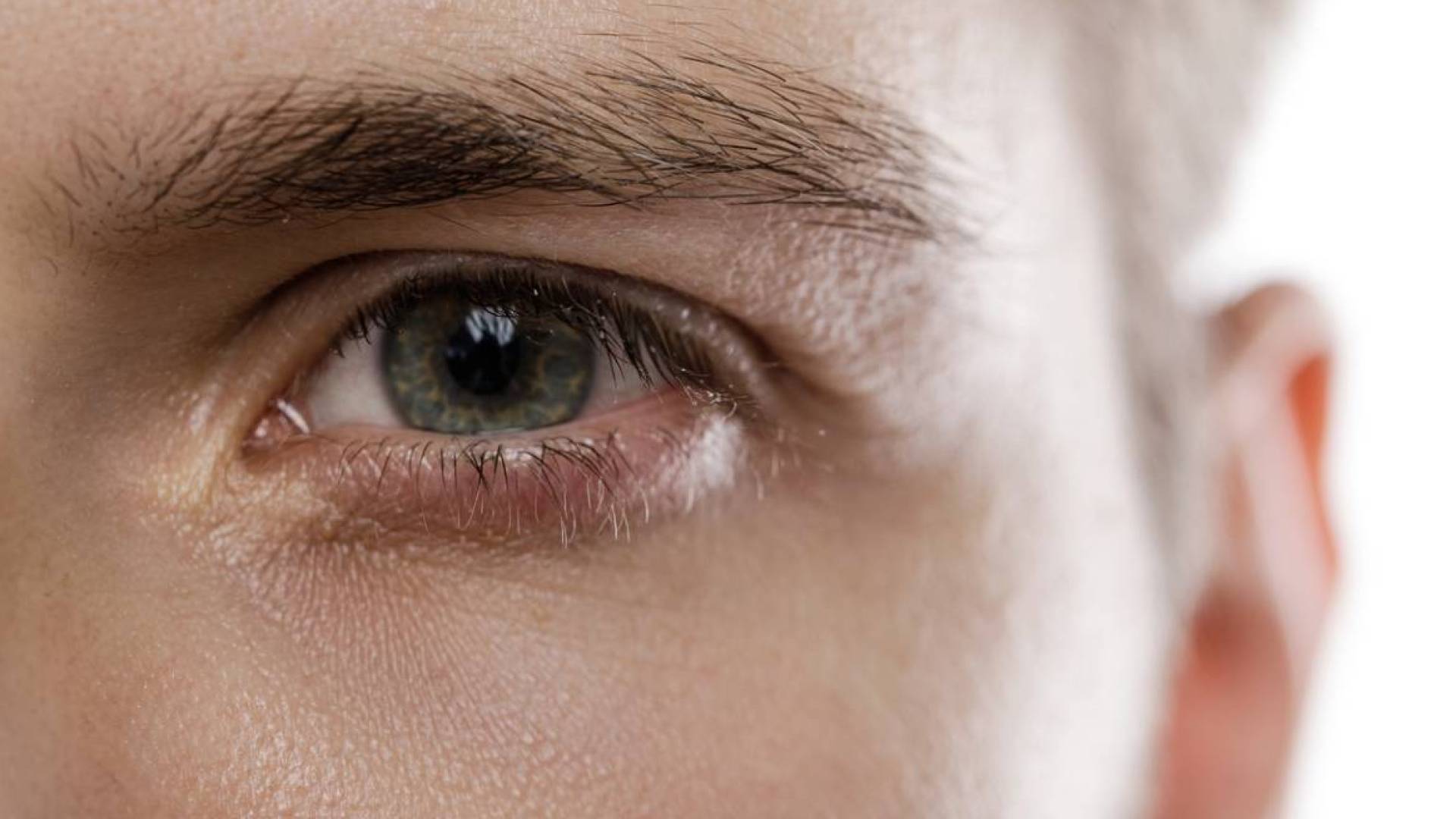 صورة عين "تعبيرية"