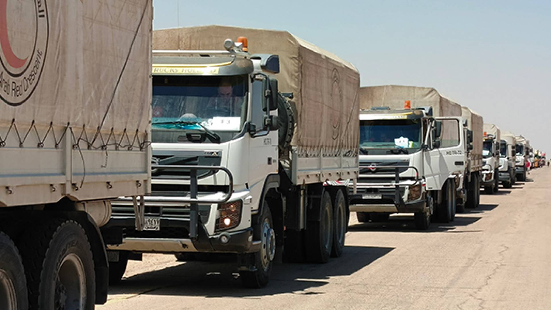 الهلال الأحمر السوري يرسل قافلة مساعدات جديدة إلى السويداء