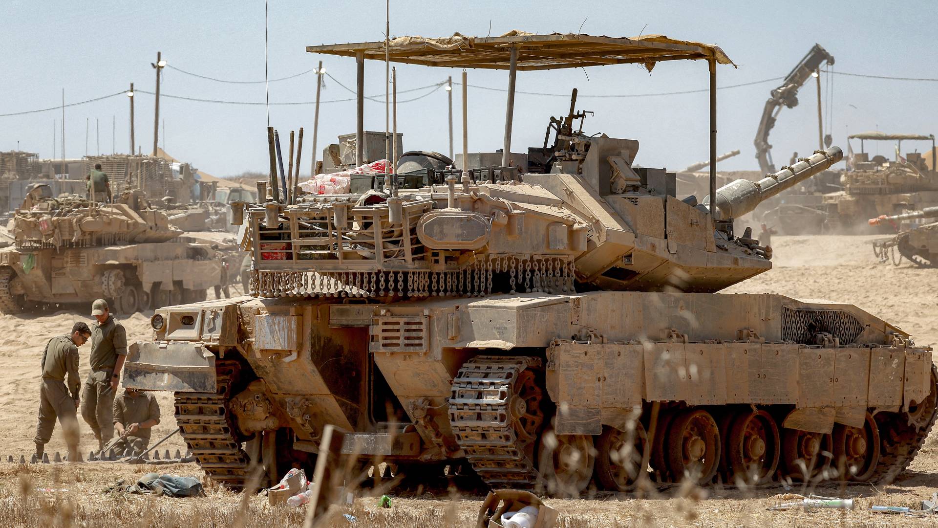 دبابة لجيش الاحتلال الإسرائيلي على الحدود مع قطاع غزة