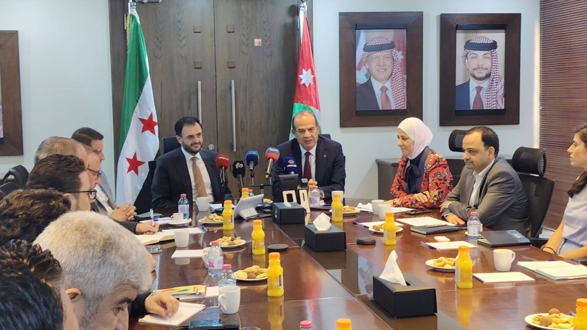 وفد سوري رسمي يبدأ زيارة إلى الأردن لبحث التعاون في مجالات الاتصالات والتحول الرقمي