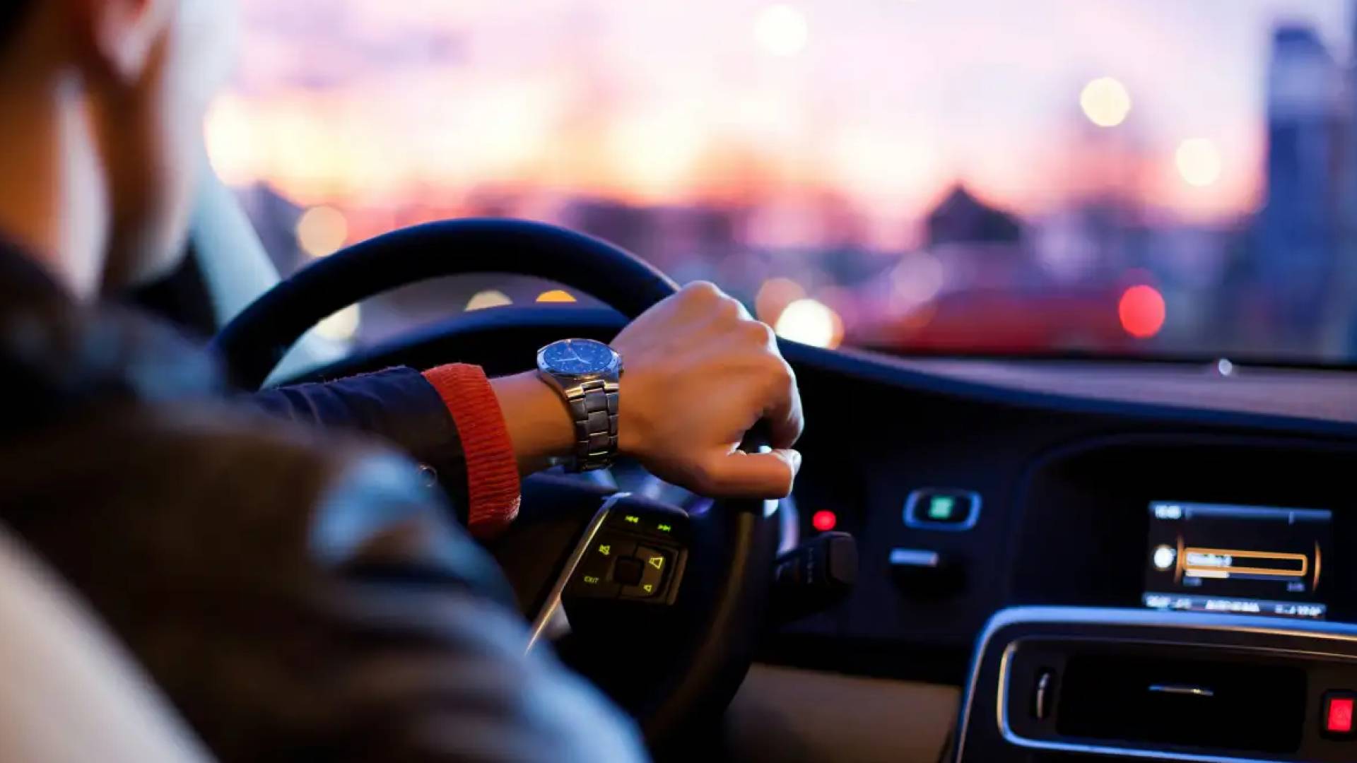 قيادة المركبة