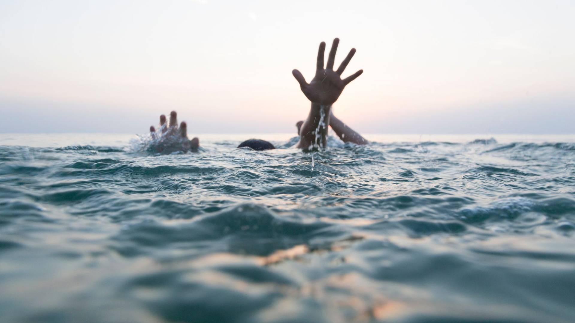 صورة تعبر عن حادثة غرق