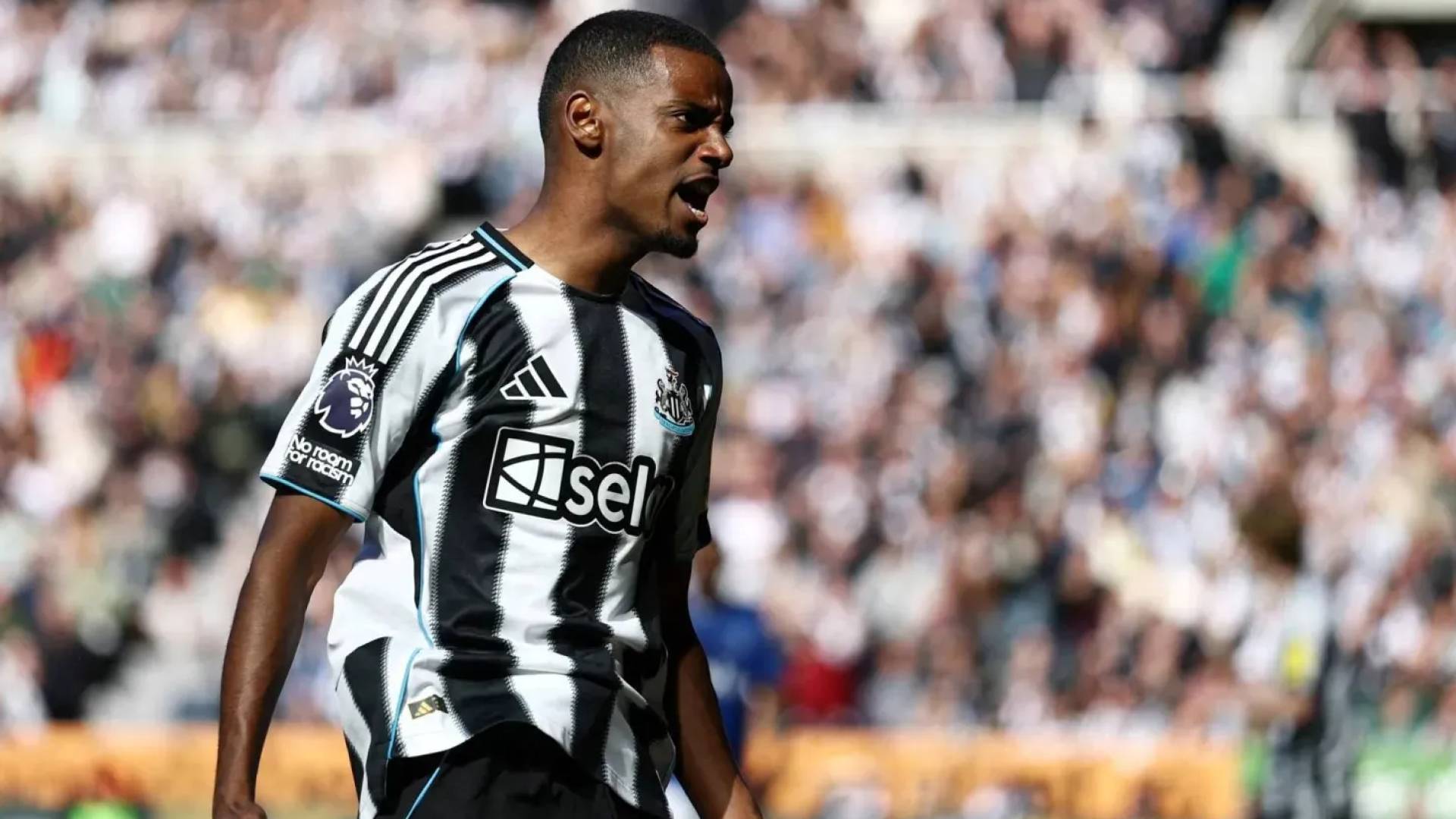 المهاجم السويدي ألكسندر إيزاك