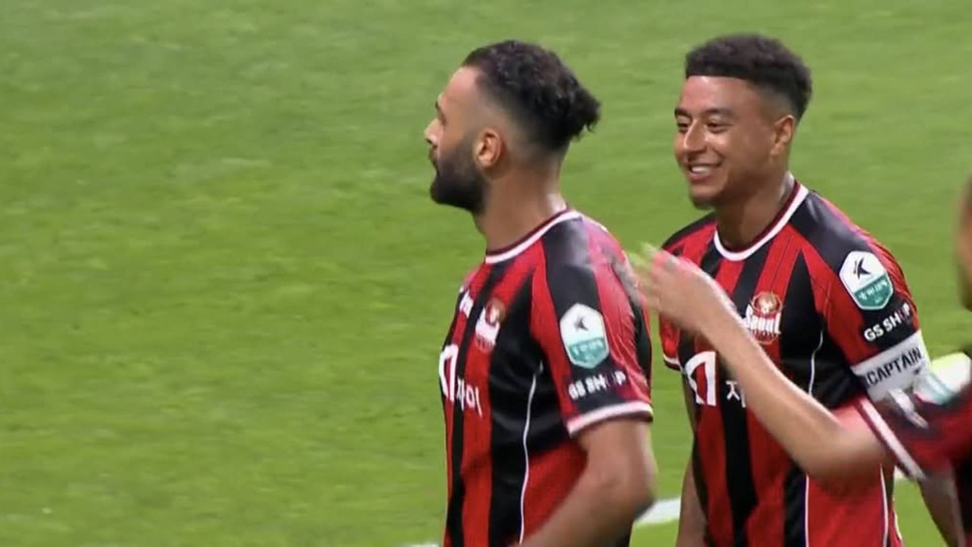 يزن العرب يسجل في شباك برشلونة ويحتفل بالسجود