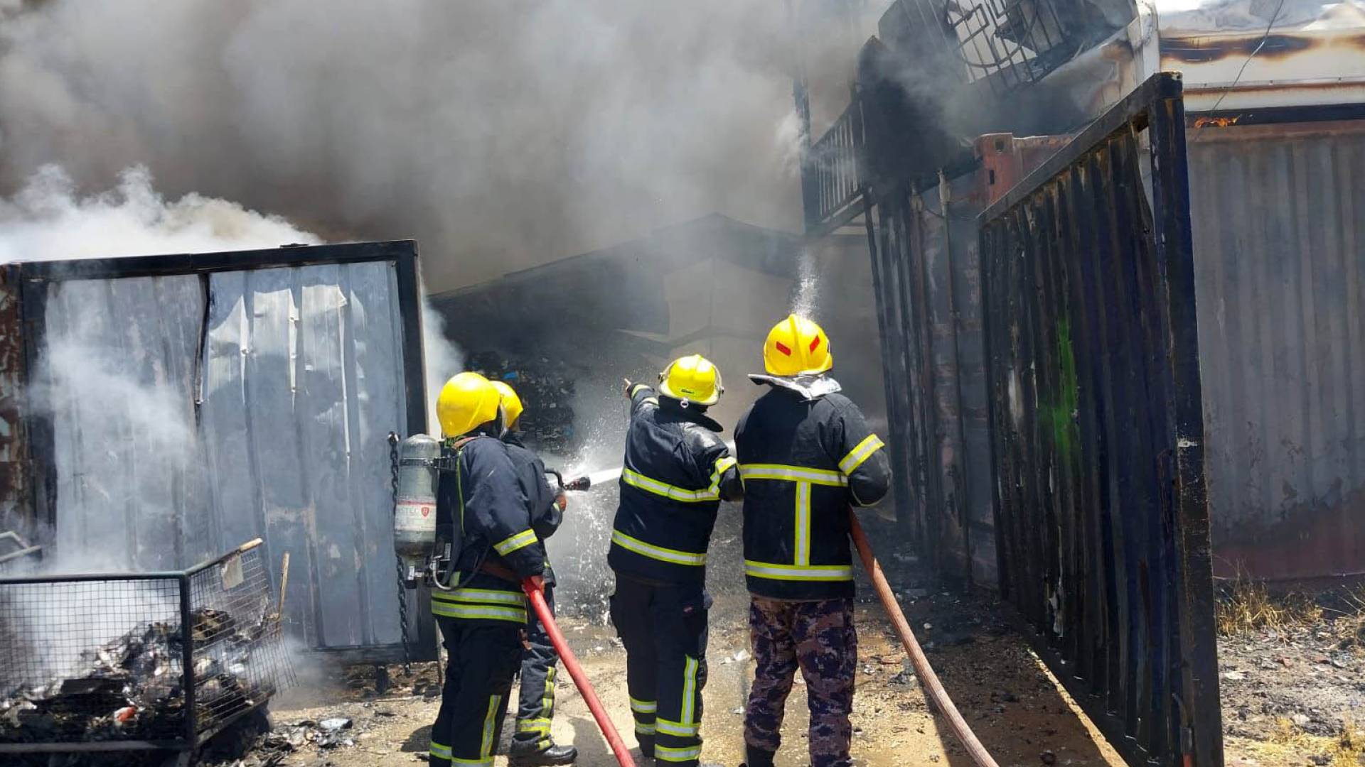 إخماد حريق - أرشيفية