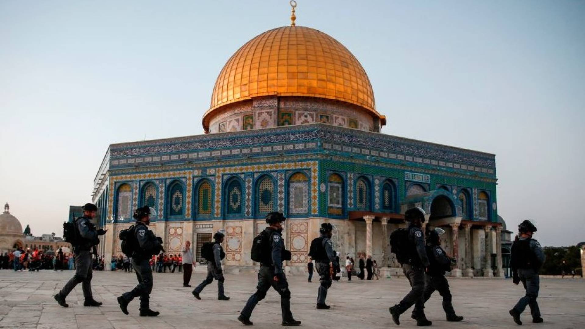 قوات الاحتلال في رحاب المسجد الأقصى