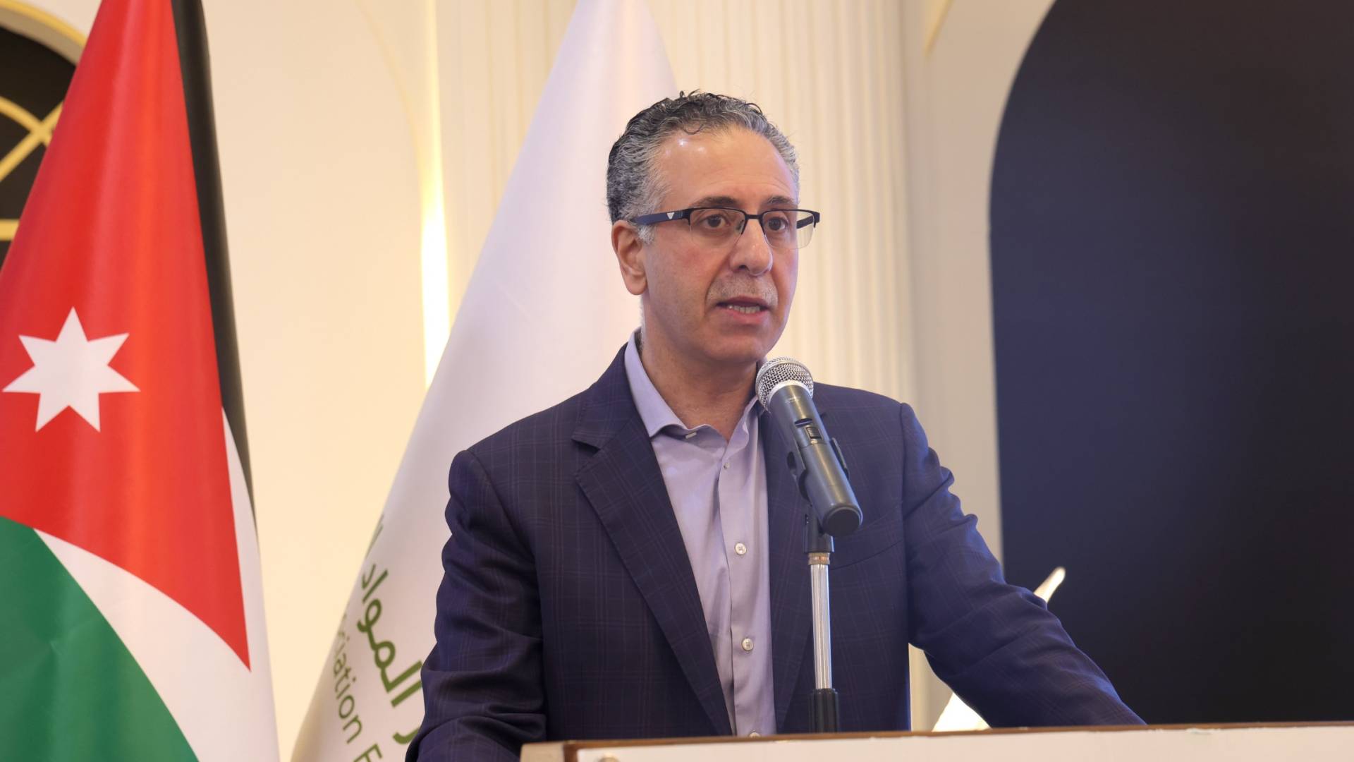 وزير الصناعة والتجارة والتموين، المهندس يعرب القضاة