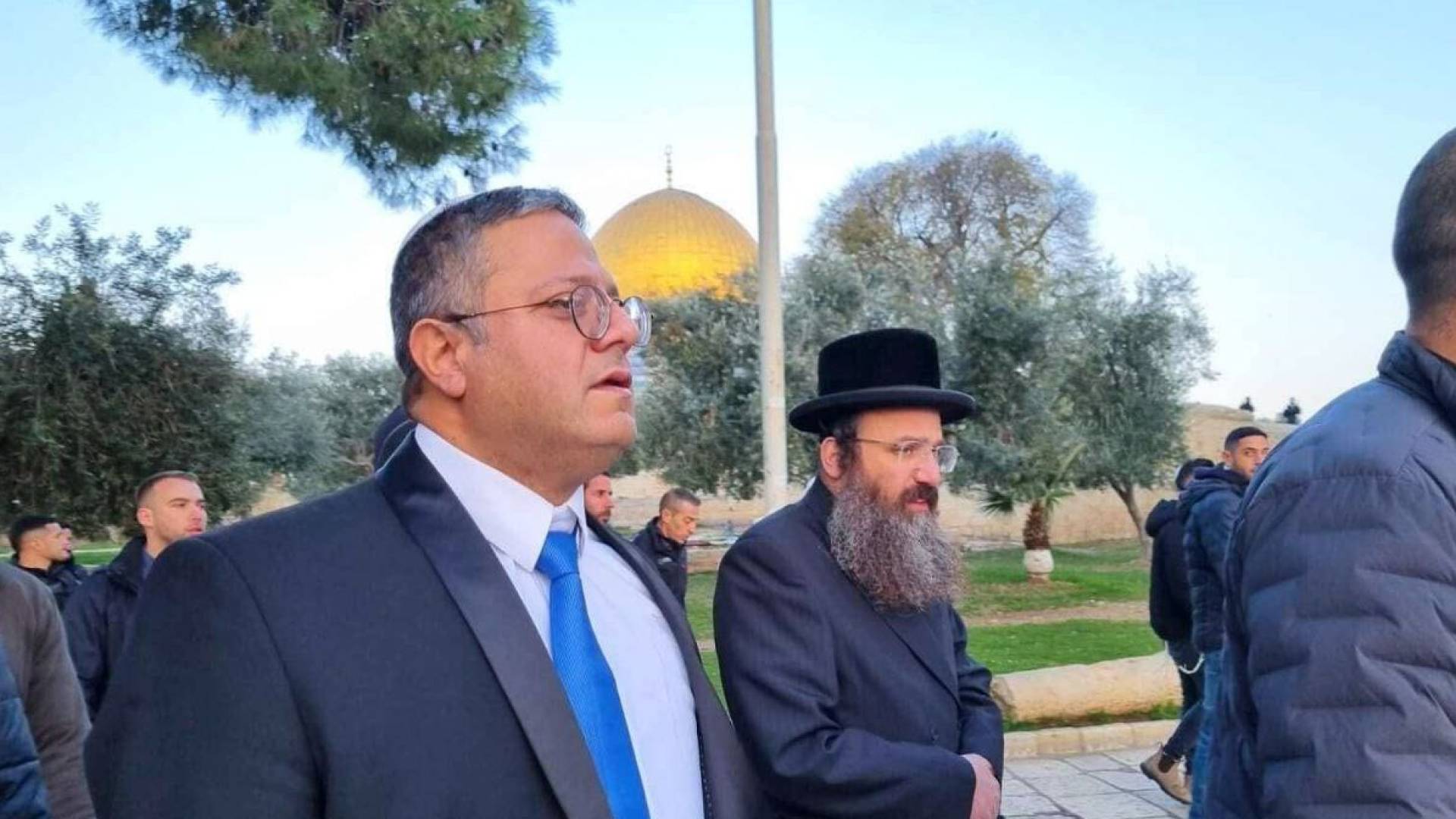 بن غفير يقتحم باحات المسجد الأقصى