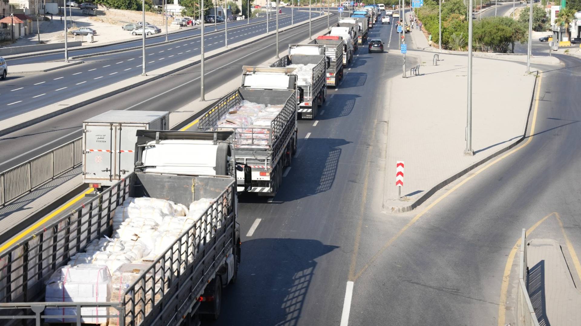 قوافل مساعدات اردنية الى غزة