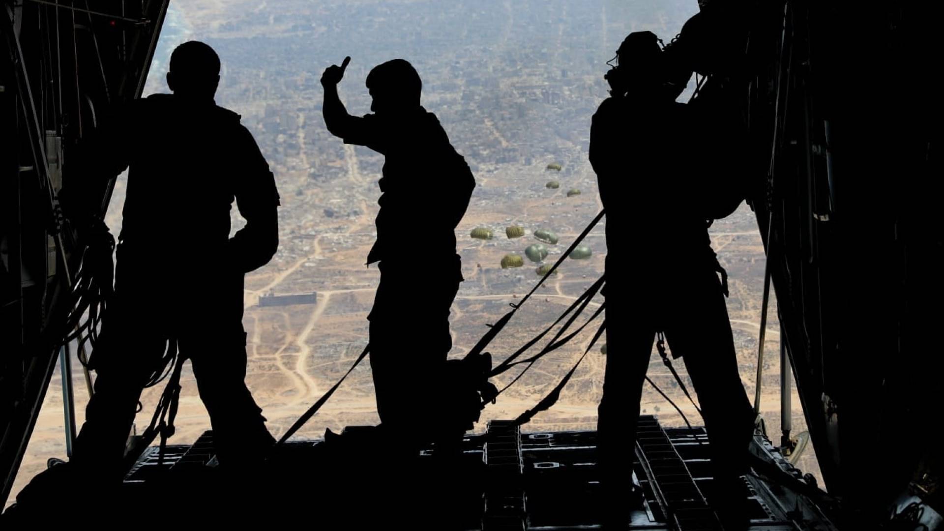 انزالات جوية أردنية إغاثية للأهل في غزة