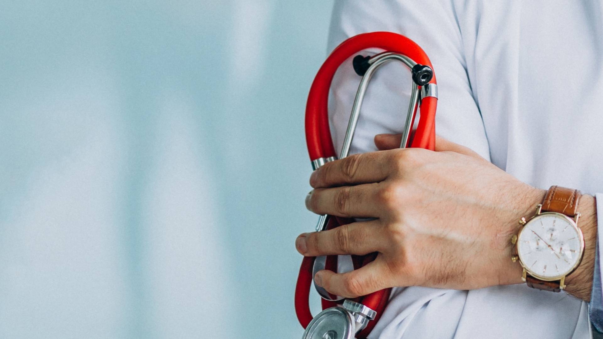 طبيب عيون اردني يدرج في قاعة مشاهير طب الشبكية العالمية تقديرا لإنجازاته الرائدة