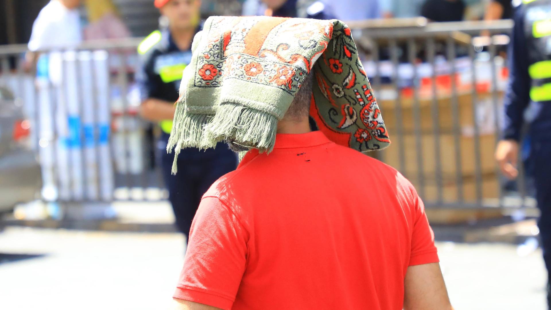 طقس حار الجمعة