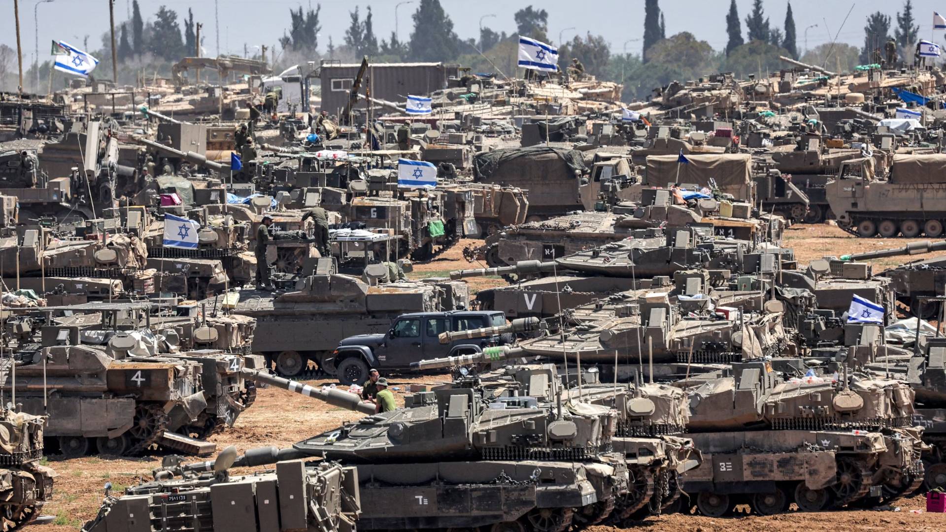 آليات الاحتلال العسكرية