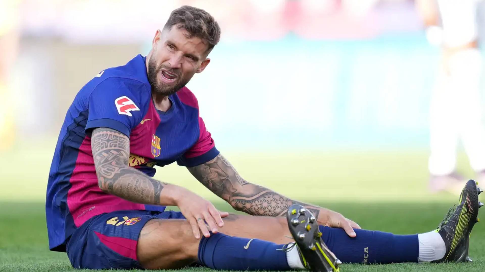 المدافع الإسباني إنيجو مارتينيز