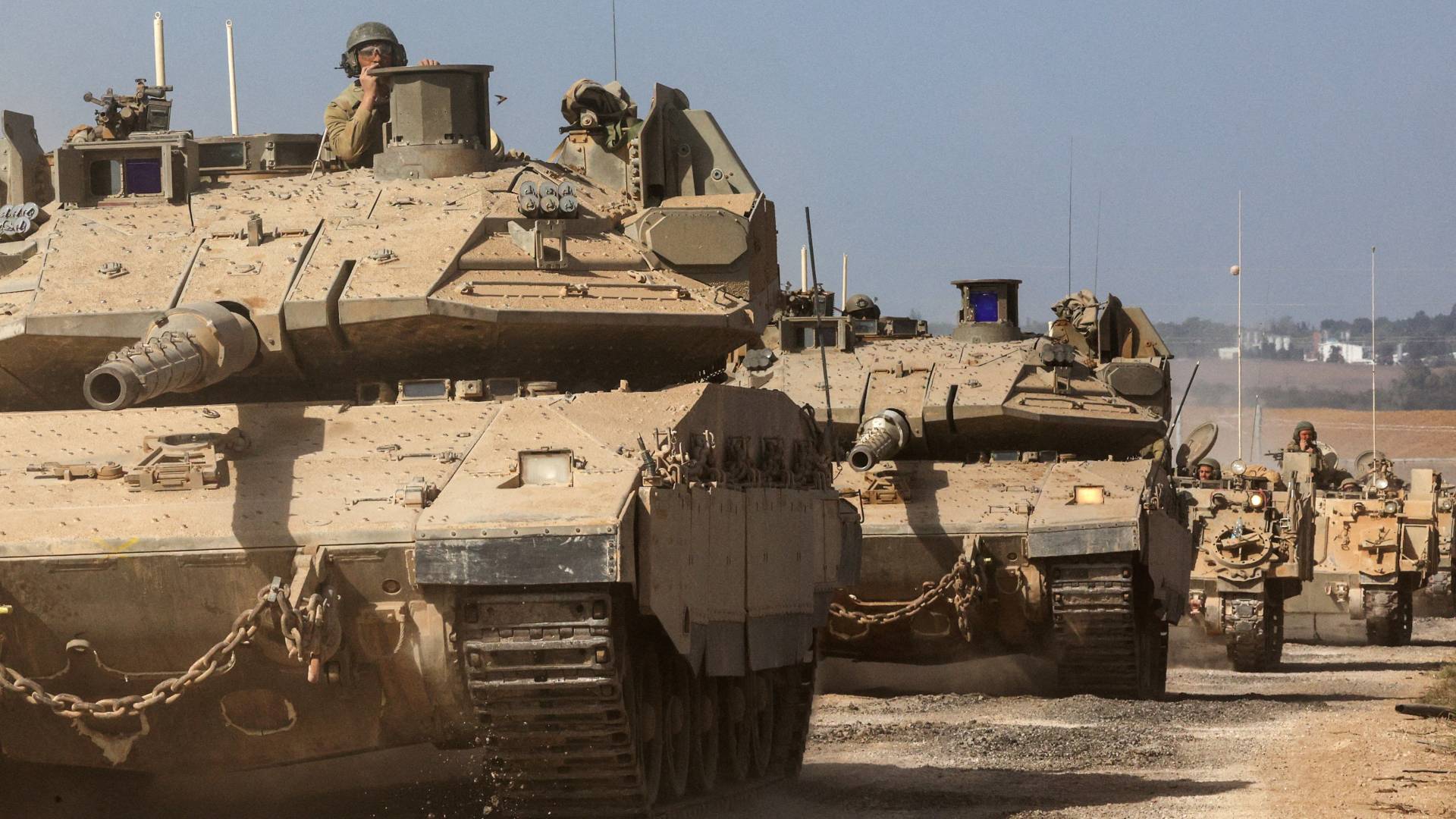 آليات الاحتلال العسكرية