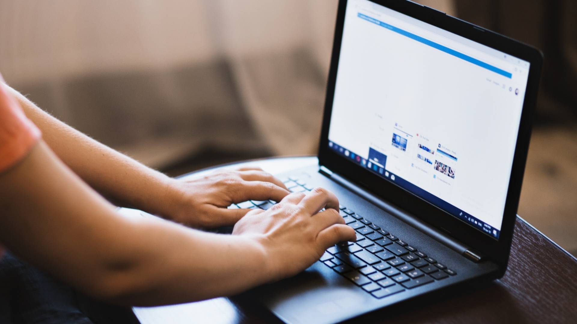 طلبات الالتحاق الإلكترونية بالجامعات الأردنية الرسمية "تعبيرية"