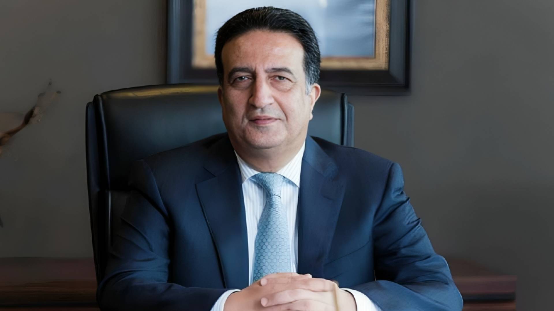 العين ناصر اللوزي