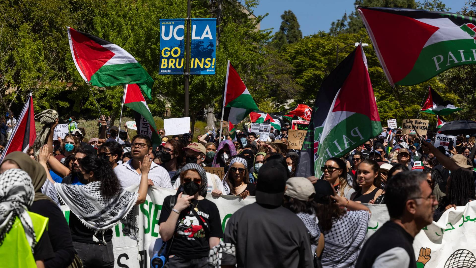 مظاهرات مؤيدة للفلسطينيين في جامعة كاليفورنيا