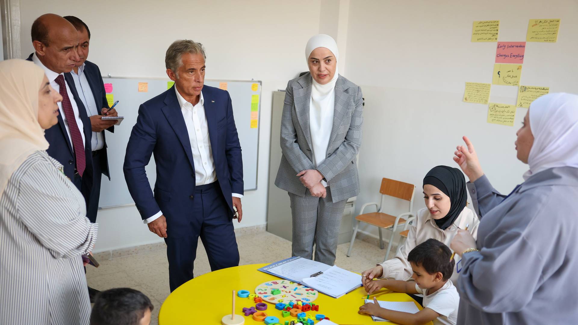 رئيس الوزراء يزور مركز مؤاب للخدمات الاجتماعية في الكرك