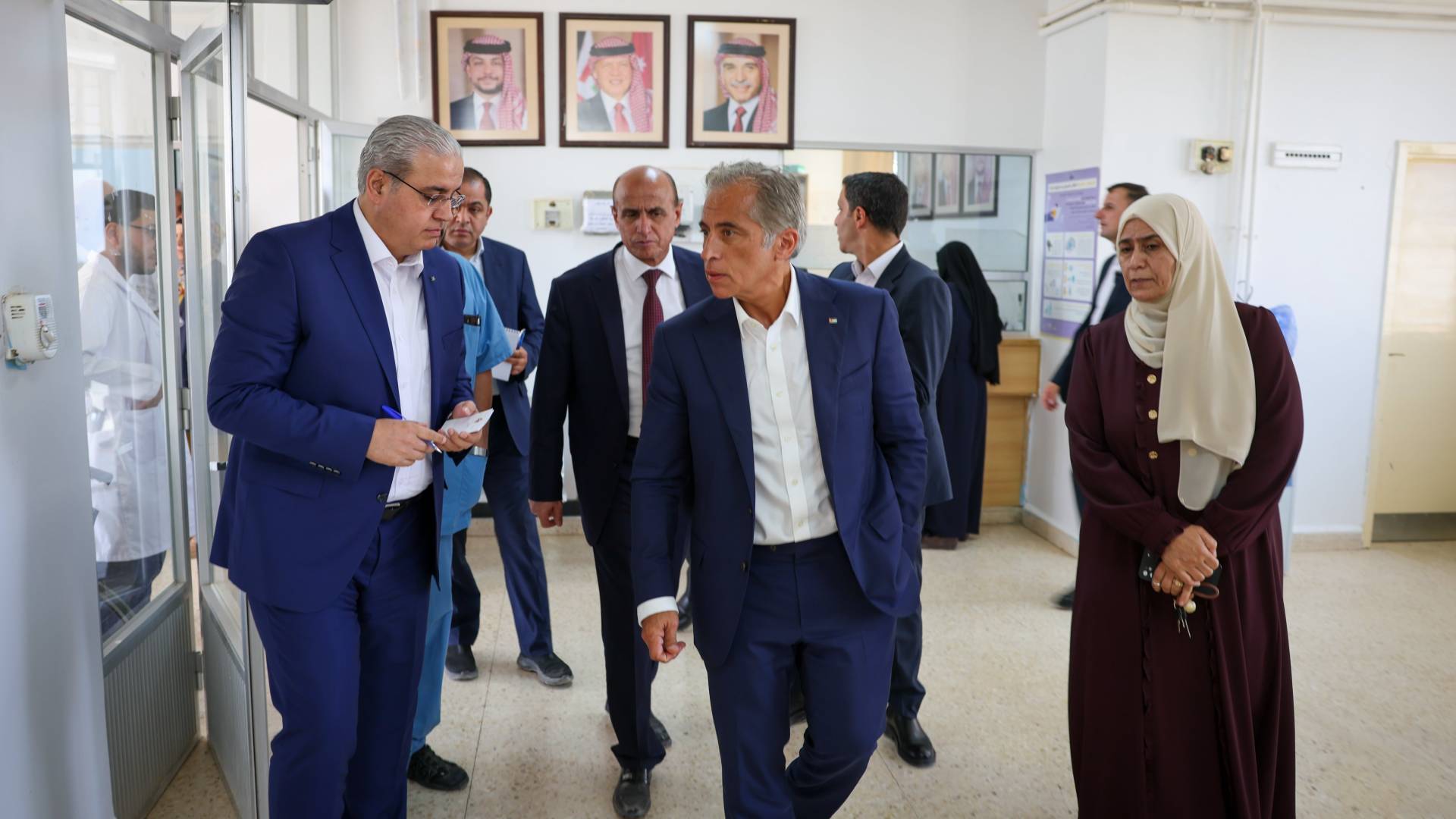 رئيس الوزراء يتفقد مركز صحي محي الأولي في الكرك ويوجه بتطويره