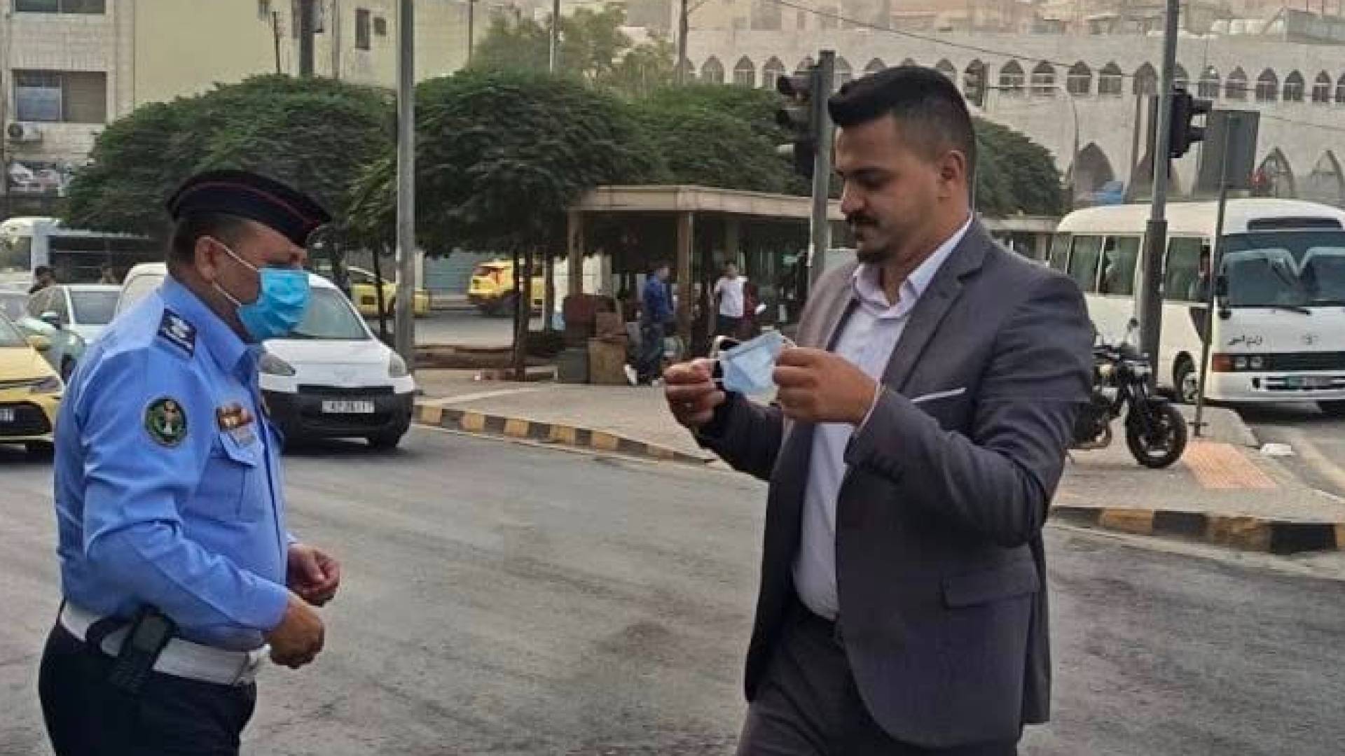 لمواجهة الغبار.. "السير" توزع الكمامات و"الرعاية التنفسية" تحذر مرضى الجهاز التنفسي