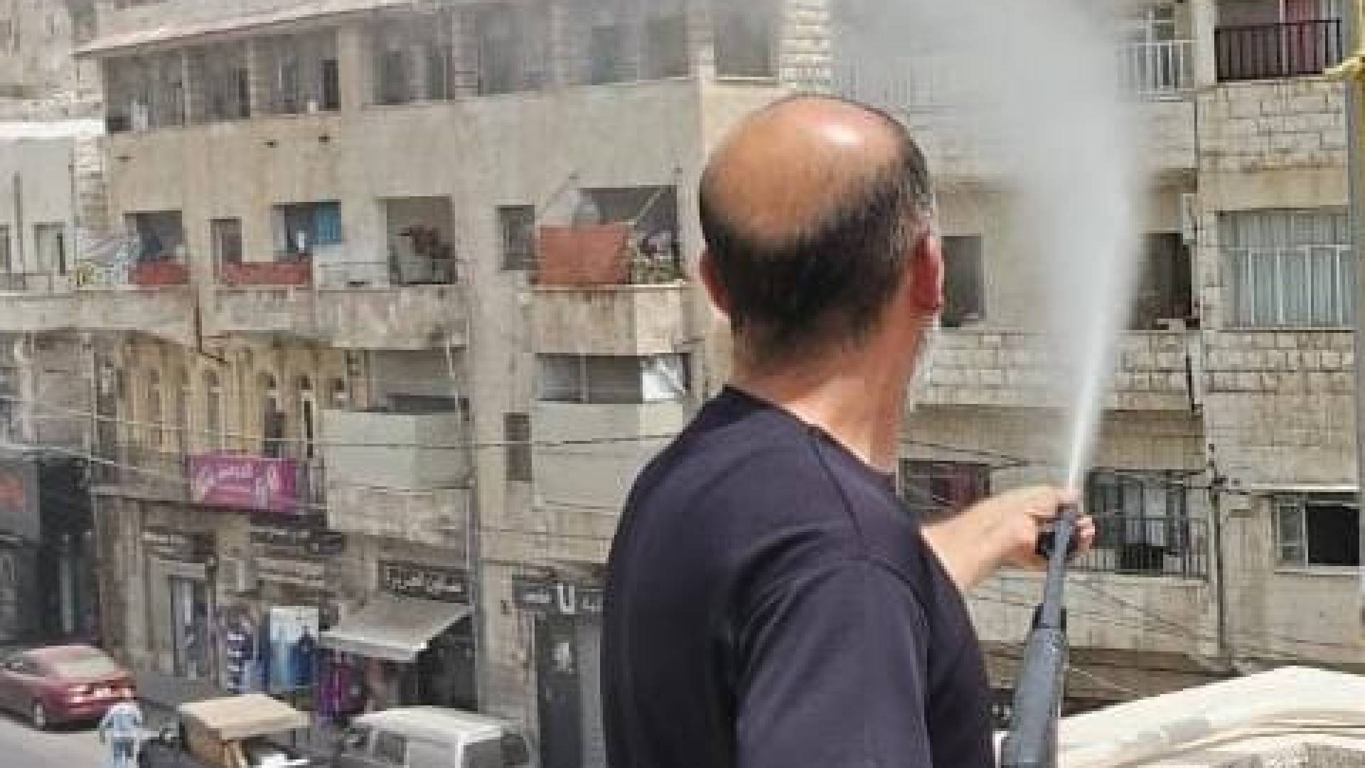 بلدية السلط تنفذ عمليات تبريد للتخفيف من آثار موجة الحر الشديدة