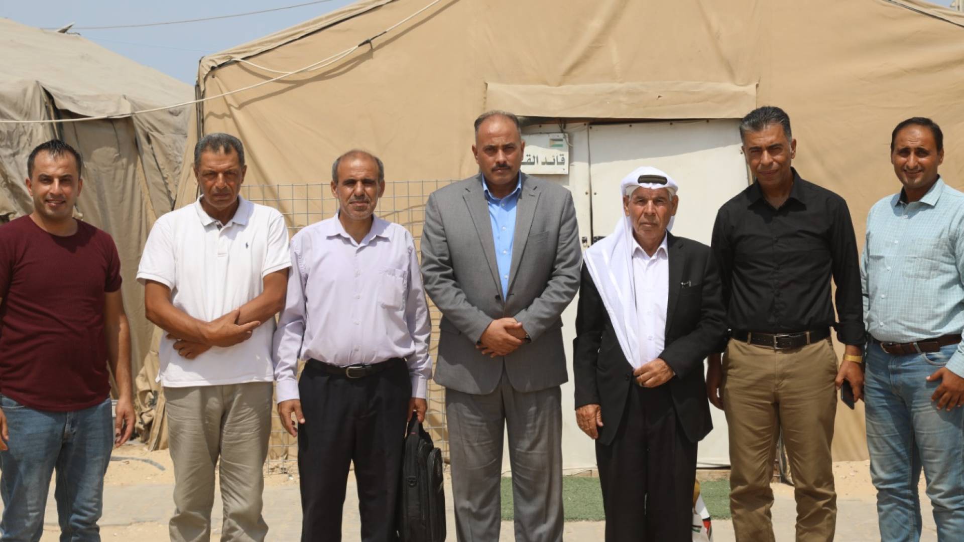 قائد المستشفى الميداني الاردني مع الوفد الفلسطيني