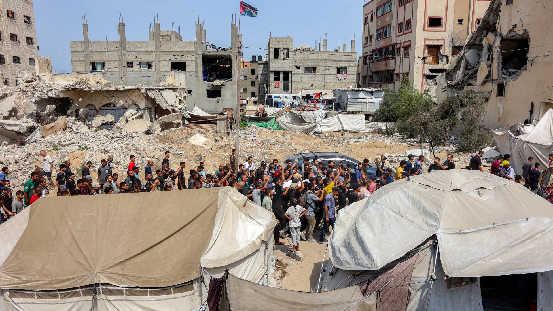 تشييع جثامين صحفيين في مدينة غزة