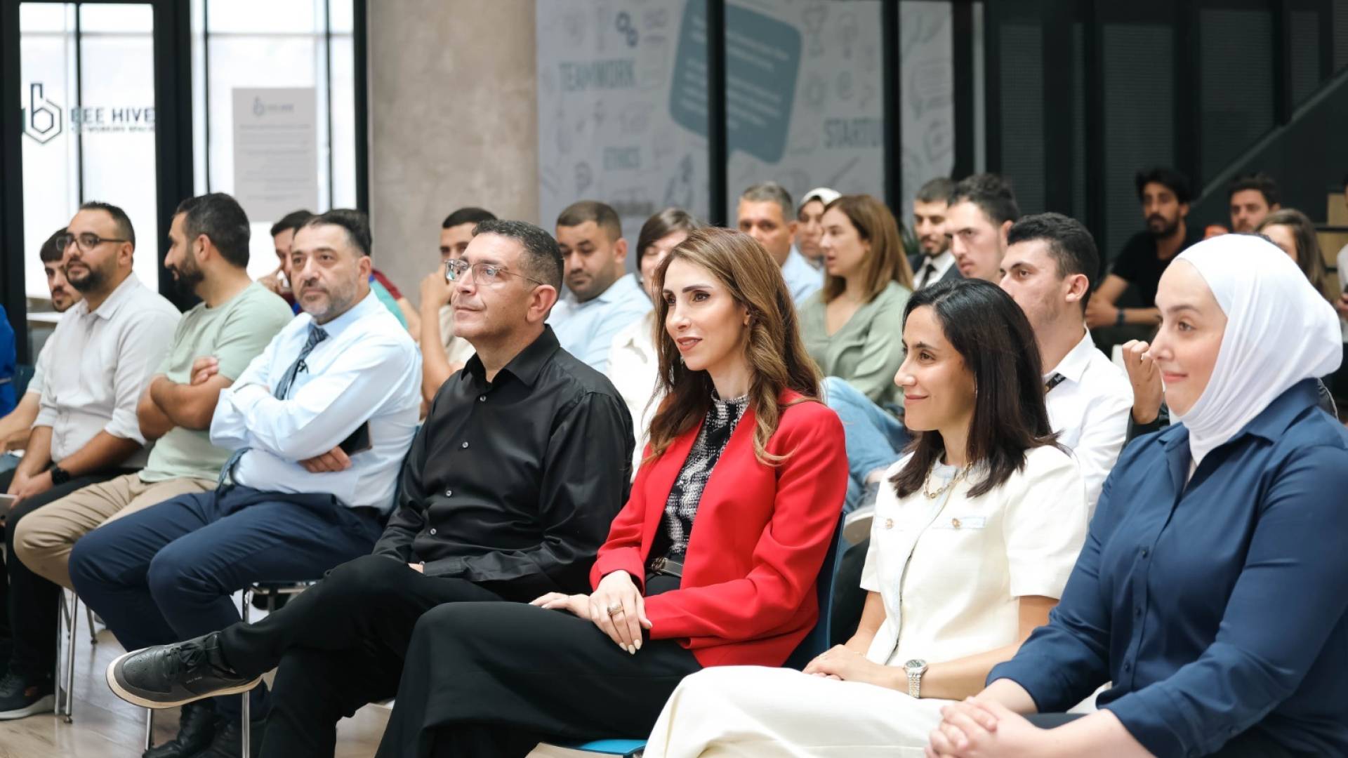 برعاية بنك فلسطين.. إنترسكت تخرج 12 شركة ناشئة ضمن الدفعة السابعة من برنامج الاحتضان (STIR) بحضور وزيرة العمل