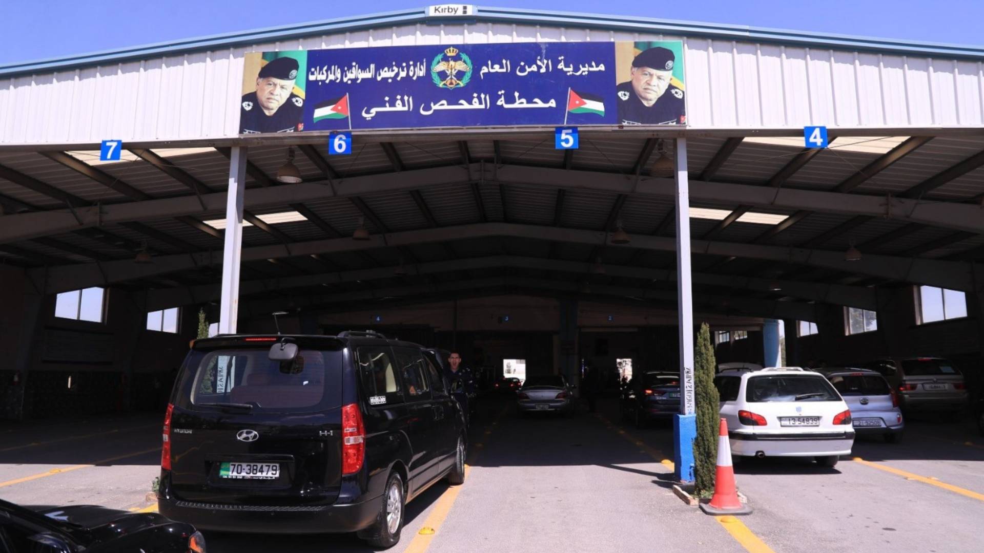توقفت محطات الترخيص المسائية عن تقديم خدماتها الخميس.. وتستأنف بهذا الموعد