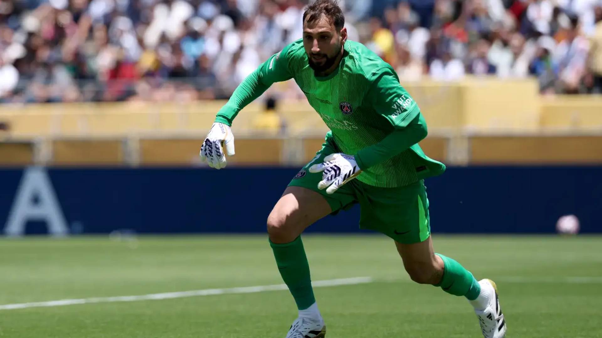 الدولي الإيطالي جيانلويجي دوناروما