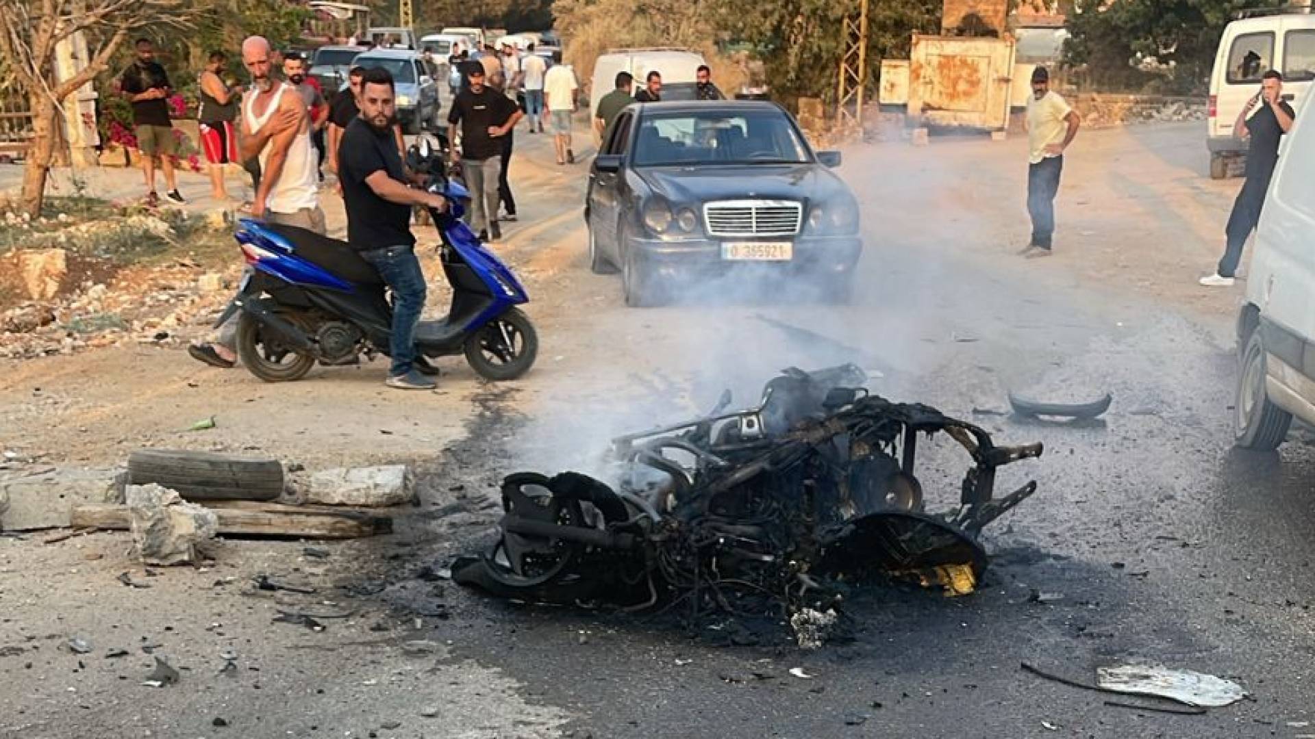 مراسلة "رؤيا": الاحتلال الإسرائيلي يستهدف دراجة نارية في بلدة عيترون بجنوب لبنان