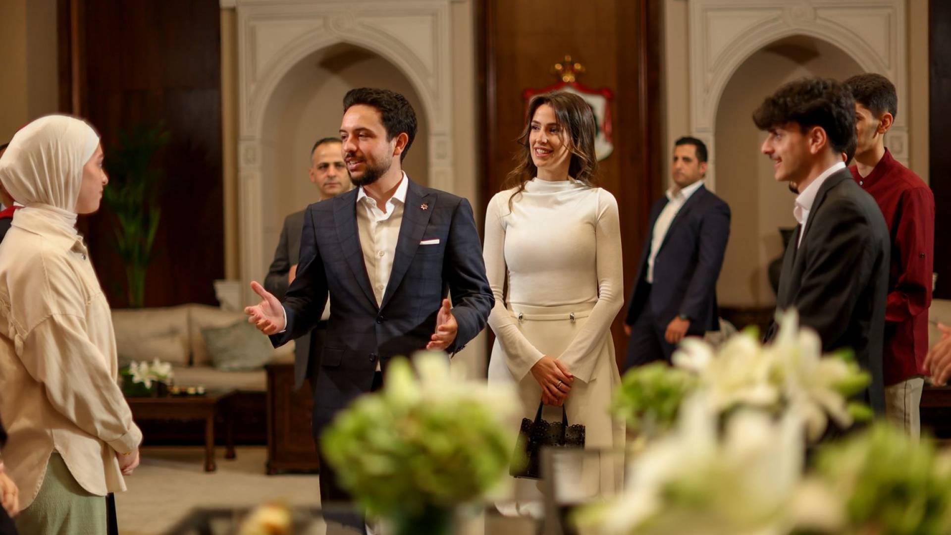 ولي العهد يهنئ أوائل التوجيهي