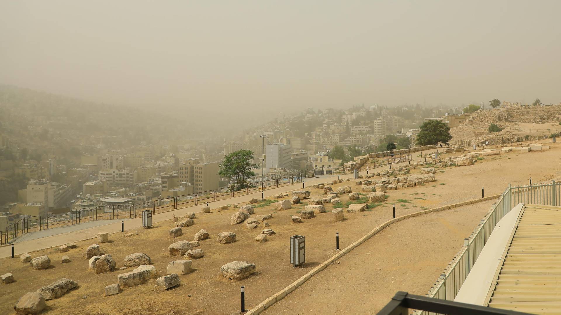 صورة تظهر موجة غبارية في عمان