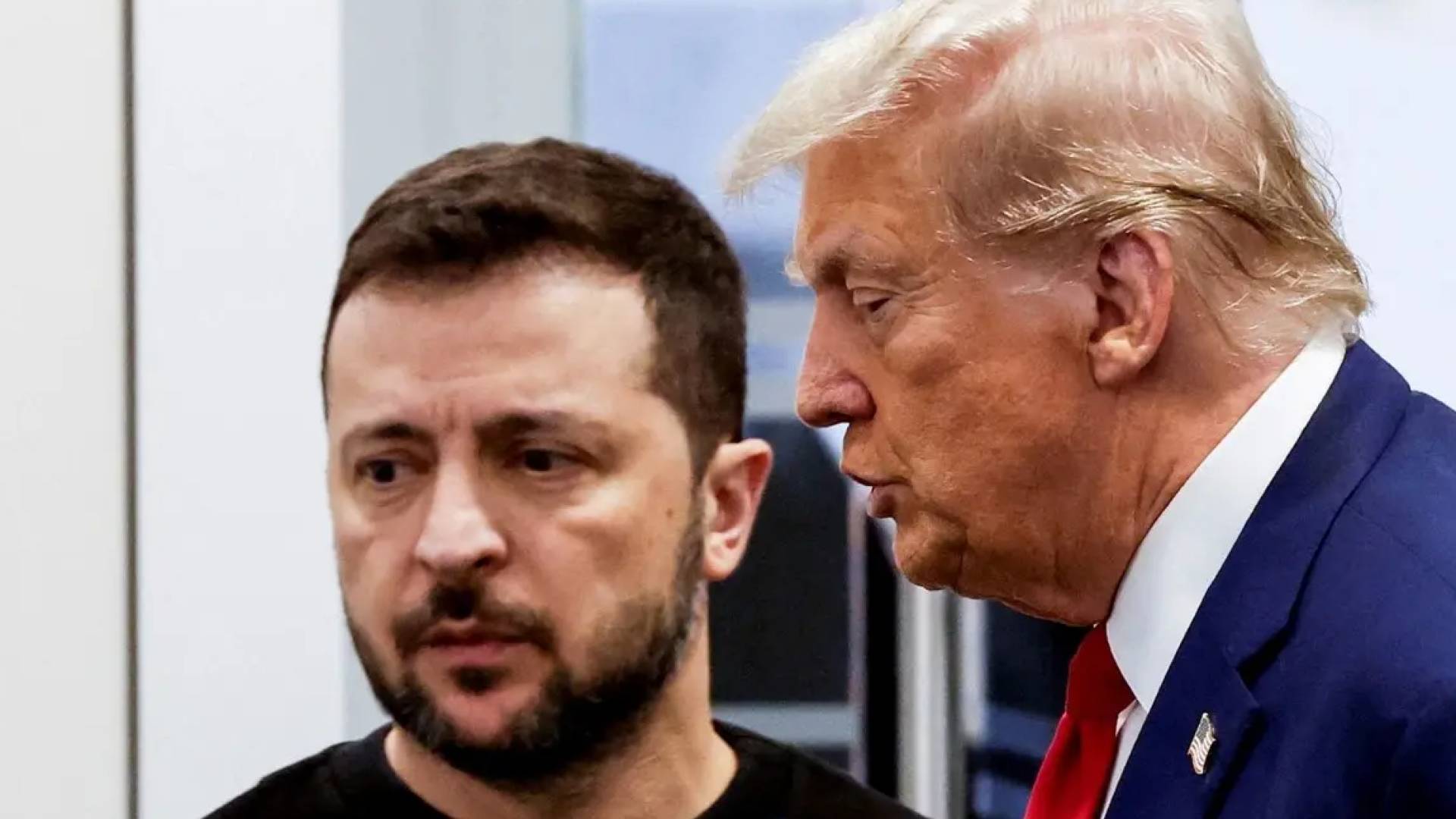 الرئيس الامريكي دونالد ترمب و  الرئيس الأوكراني فولوديمير زيلينسكي