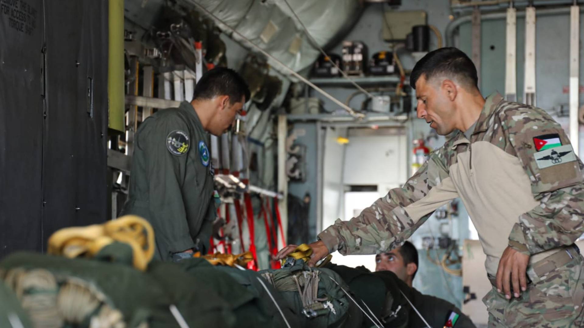 انزالات جوية أردنية لقطاع غزة