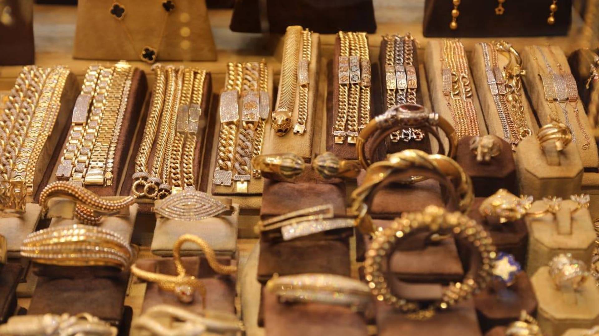 مجوهرات ذهبية