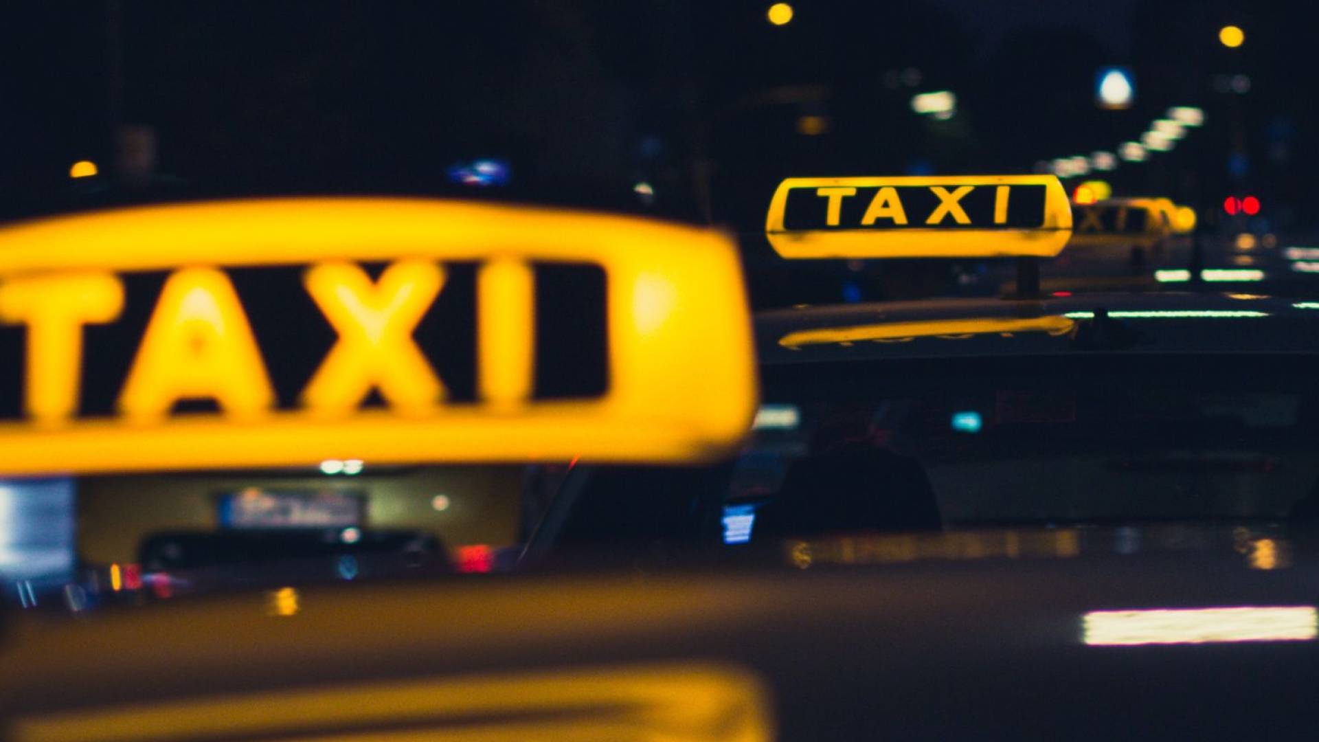 التكسي الاصفر