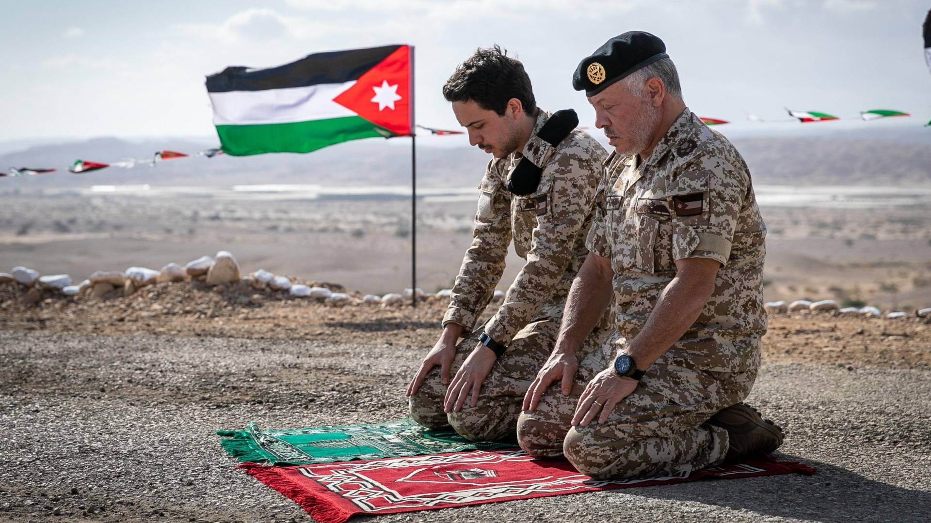 الملك عبد الله الثاني و ولي العهد الامير الحسين