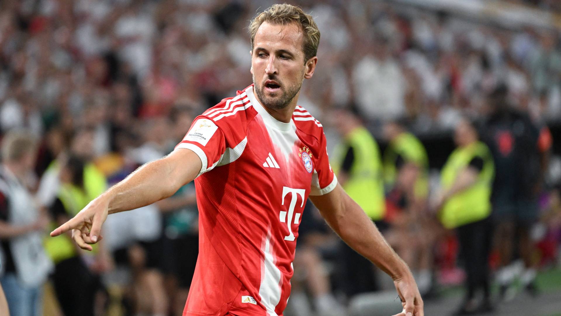 المهاجم الإنجليزي هاري كين