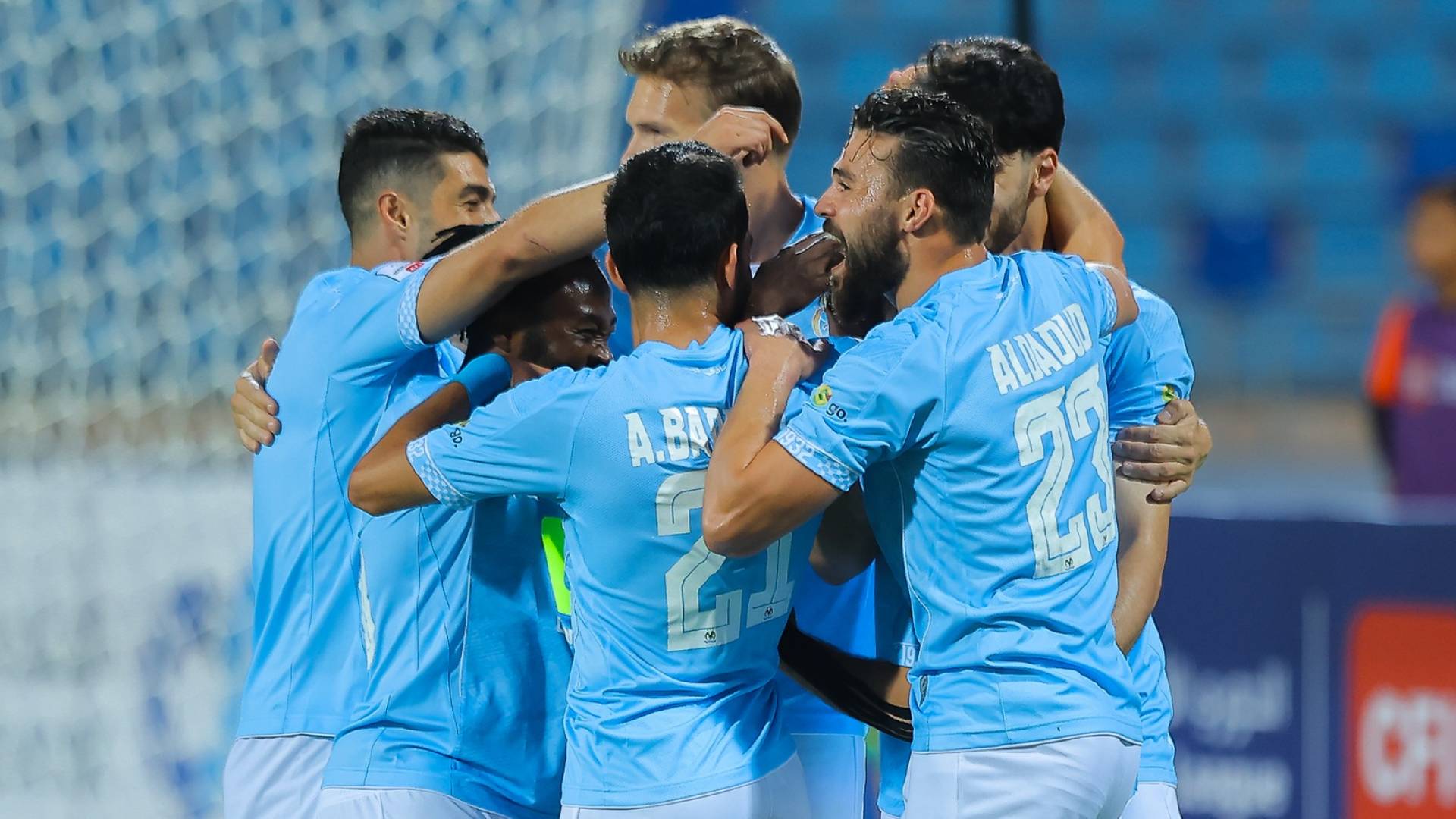 لاعبو الفيصلي يحتفلون بهدف سابق