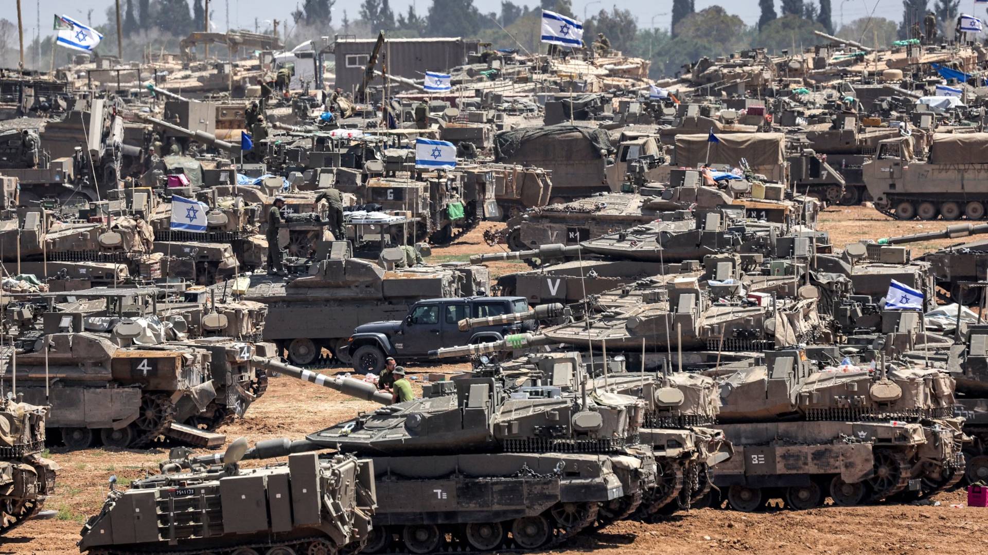 آليات الاحتلال العسكرية