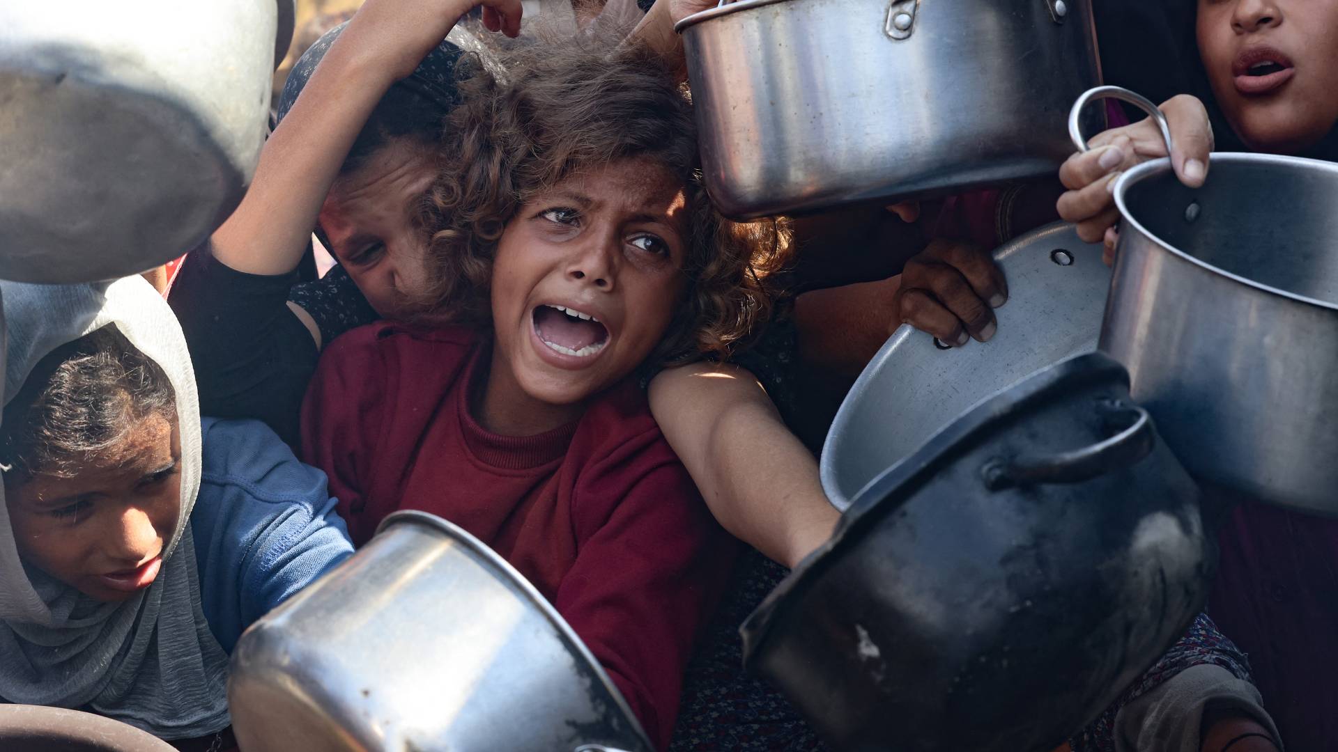 طالبي مساعدات غذائية بغزة